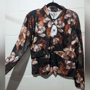 Floral Long Sleeve Keyhole Top